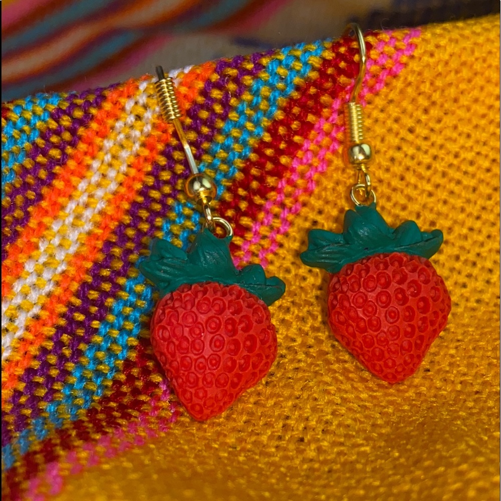 STRAWBERRY EARRINGS